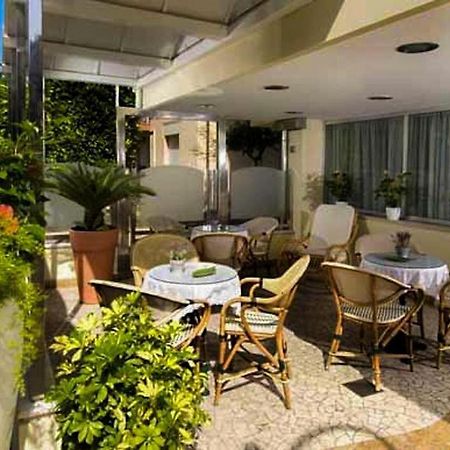 Hotel Acerboli Rimini Exteriör bild