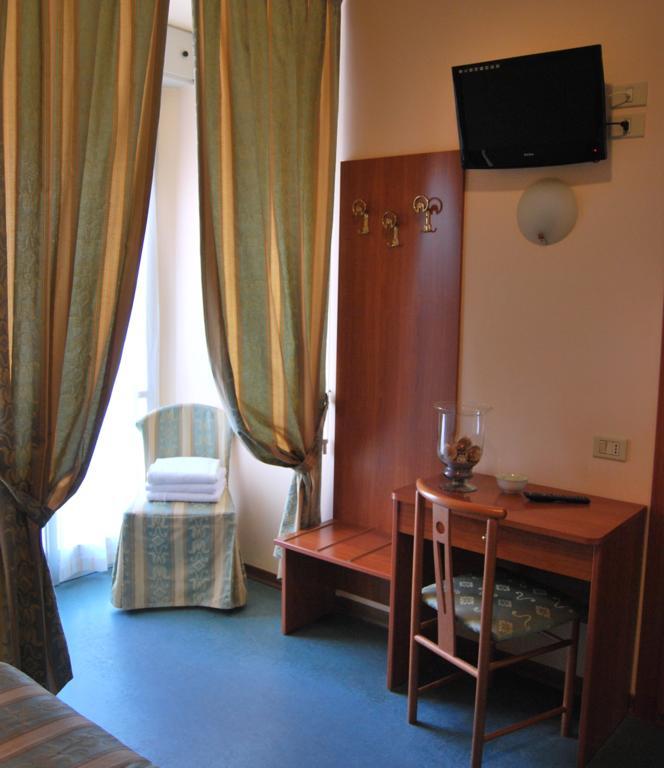 Hotel Acerboli Rimini Rum bild