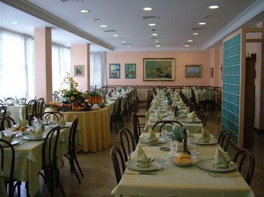 Hotel Acerboli Rimini Exteriör bild